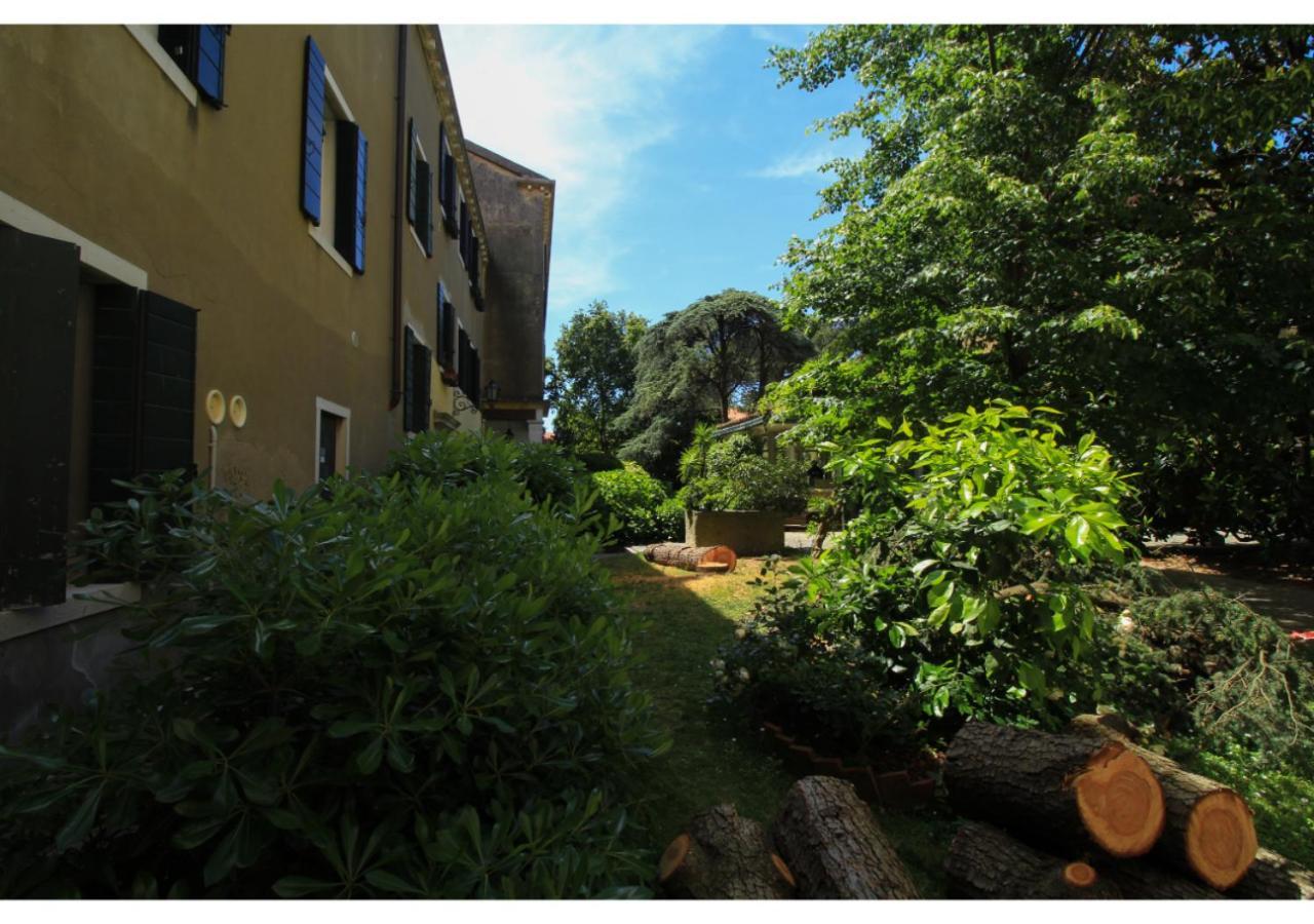 Canal-view, In Apartment